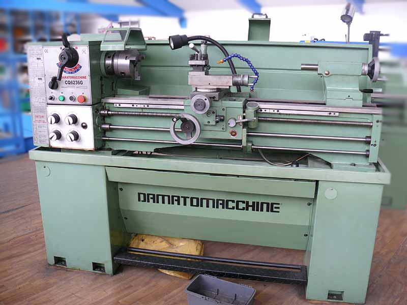 Tornio per metalli Usato modello CQ6236G