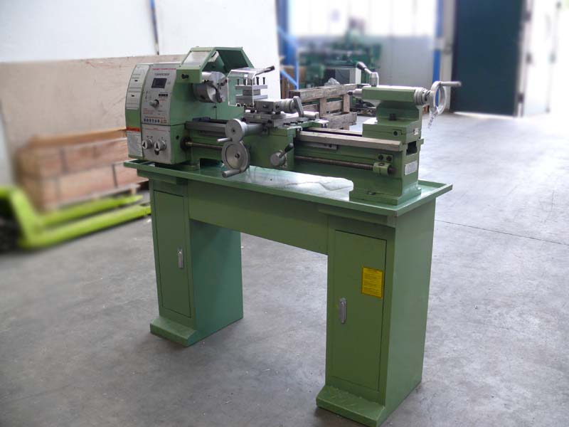 Tornio per metalli Usato modello Turner 610