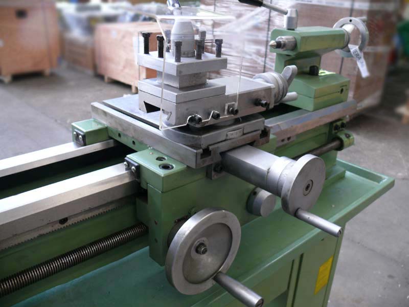 Tornio per metalli Usato modello Turner 610