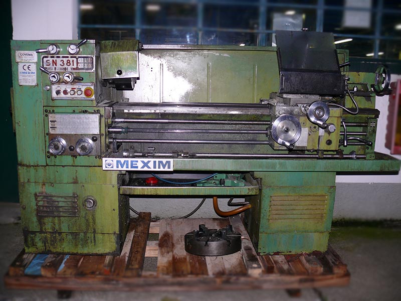 Tornio per metalli usato non a norma distanza punte da 1130 mm Tornio per metalli Usato modello MEXIM